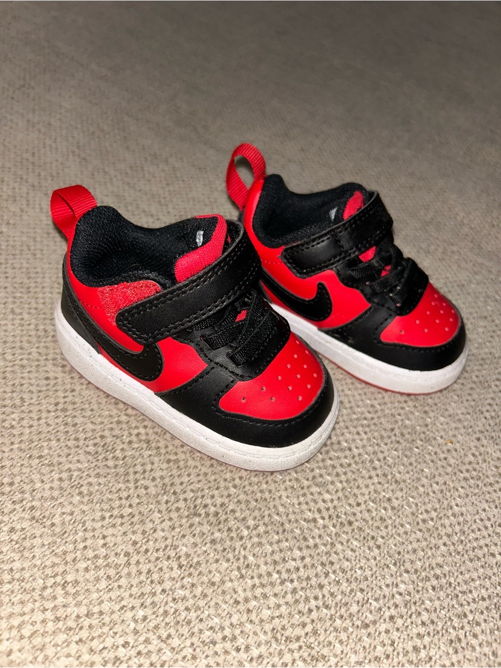 Nike Toddler Red and Black Hook-and-Loop Sneakers